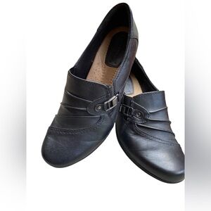 Earth Origins womens Black Slip-On Loafers